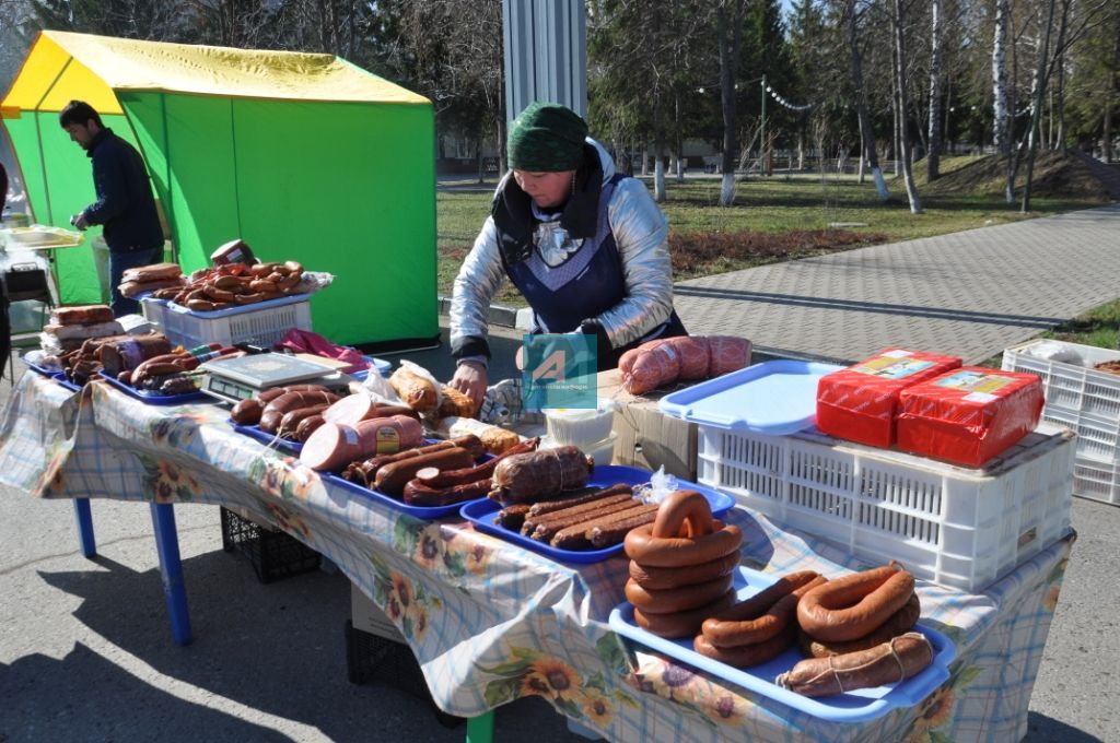 ЯРМИНКӘ САТУ ИТӘ: Актанышта Яз һәм Хезмәт бәйрәме уңаеннан ярминкә гөрли (+ БЕЗНЕҢ ФОТОМИЗГЕЛЛӘР)