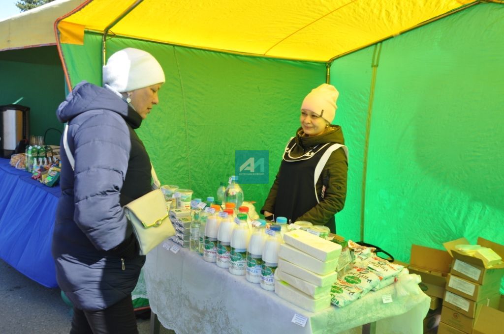 ЯРМИНКӘ САТУ ИТӘ: Актанышта Яз һәм Хезмәт бәйрәме уңаеннан ярминкә гөрли (+ БЕЗНЕҢ ФОТОМИЗГЕЛЛӘР)