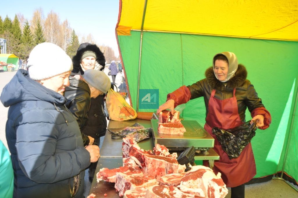 ЯРМИНКӘ САТУ ИТӘ: Актанышта Яз һәм Хезмәт бәйрәме уңаеннан ярминкә гөрли (+ БЕЗНЕҢ ФОТОМИЗГЕЛЛӘР)