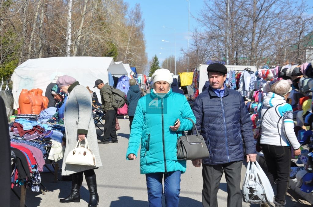 ЯРМИНКӘ САТУ ИТӘ: Актанышта Яз һәм Хезмәт бәйрәме уңаеннан ярминкә гөрли (+ БЕЗНЕҢ ФОТОМИЗГЕЛЛӘР)