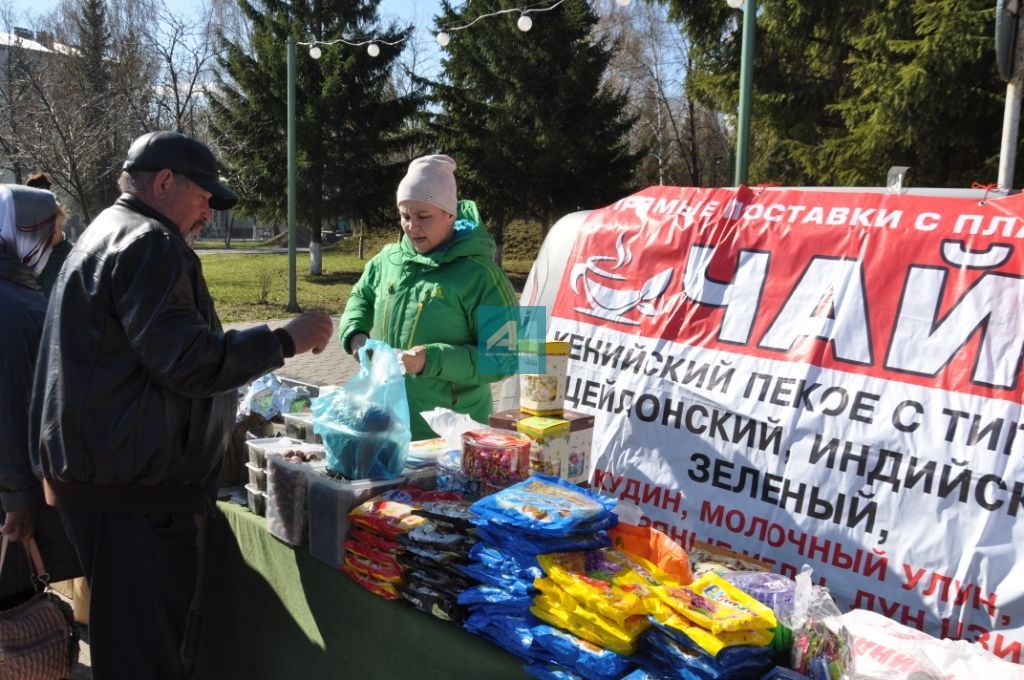 ЯРМИНКӘ САТУ ИТӘ: Актанышта Яз һәм Хезмәт бәйрәме уңаеннан ярминкә гөрли (+ БЕЗНЕҢ ФОТОМИЗГЕЛЛӘР)