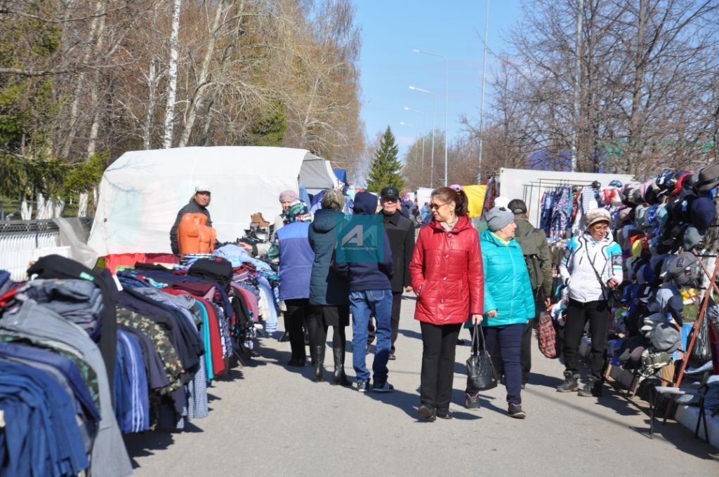 ЯРМИНКӘ САТУ ИТӘ: Актанышта Яз һәм Хезмәт бәйрәме уңаеннан ярминкә гөрли (+ БЕЗНЕҢ ФОТОМИЗГЕЛЛӘР)