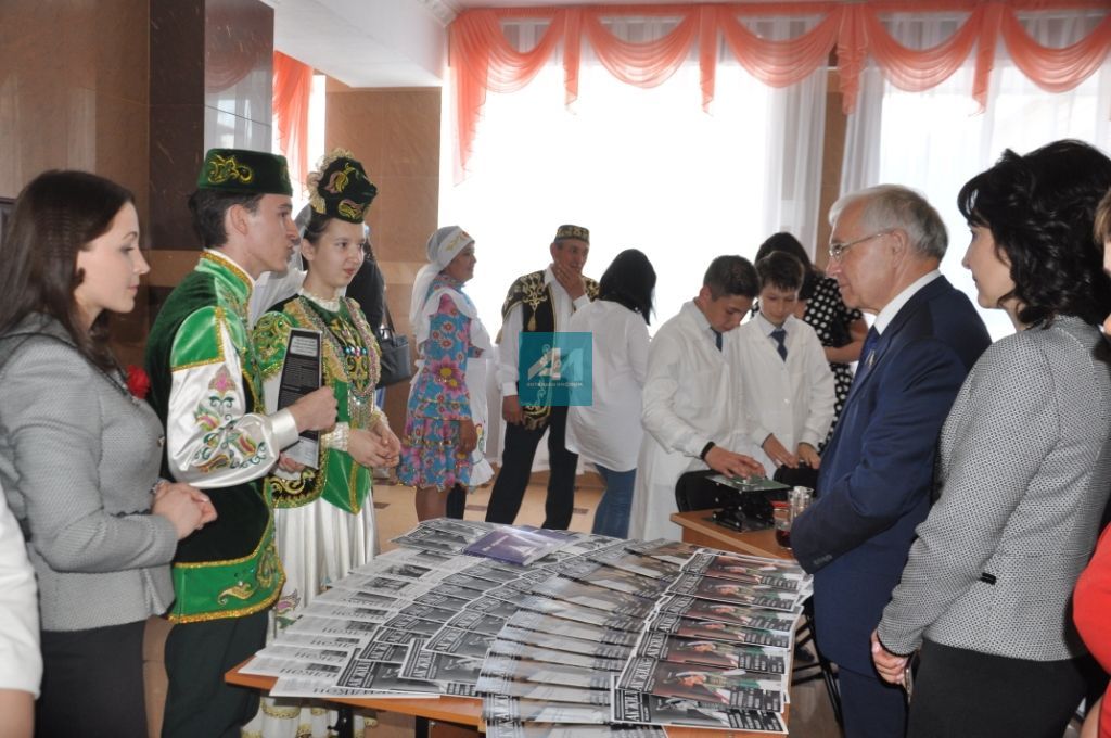 УҢЫШКА ЮЛ: Актанышта  сәләтле балалар өчен гуманитар гимназия-интернат  алдынгылары хөрмәтләнде (+БЕЗНЕҢ ФОТОРЕПОРТАЖ)