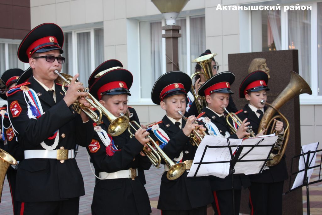 ҮЗЕБЕЗНЕҢ ГОРУРЛЫК: Актанышта югары сәнгатькә балачактан ук тартылалар&nbsp;(ЧАРАДАН ФОТОМИЗГЕЛЛӘР)