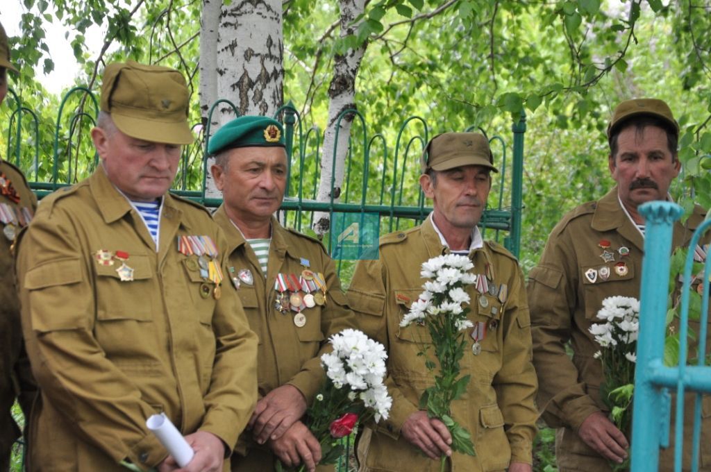 КЫЯ-ТАУЛАР АРАСЫНДА ЯРАЛАНГАН ЯЗМЫШЛАР: Мин Әфганнан кайттым, әнкәй, хәтер булып...(+ БЕЗНЕҢ ФОТОРЕПОРТАЖ)