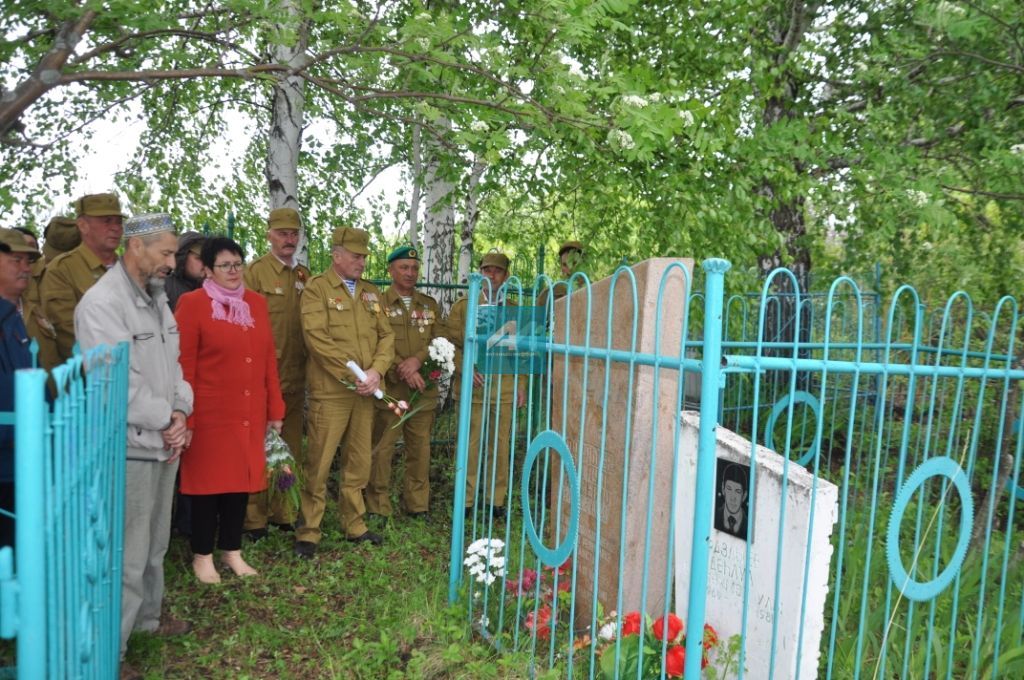 КЫЯ-ТАУЛАР АРАСЫНДА ЯРАЛАНГАН ЯЗМЫШЛАР: Мин Әфганнан кайттым, әнкәй, хәтер булып...(+ БЕЗНЕҢ ФОТОРЕПОРТАЖ)