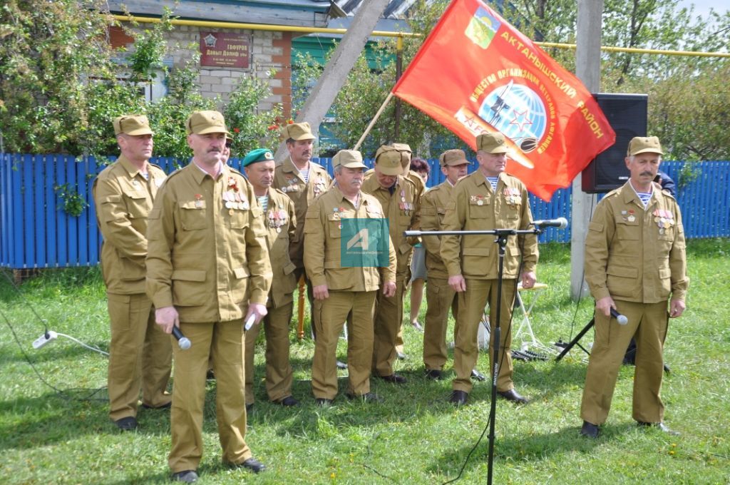 КЫЯ-ТАУЛАР АРАСЫНДА ЯРАЛАНГАН ЯЗМЫШЛАР: Мин Әфганнан кайттым, әнкәй, хәтер булып...(+ БЕЗНЕҢ ФОТОРЕПОРТАЖ)