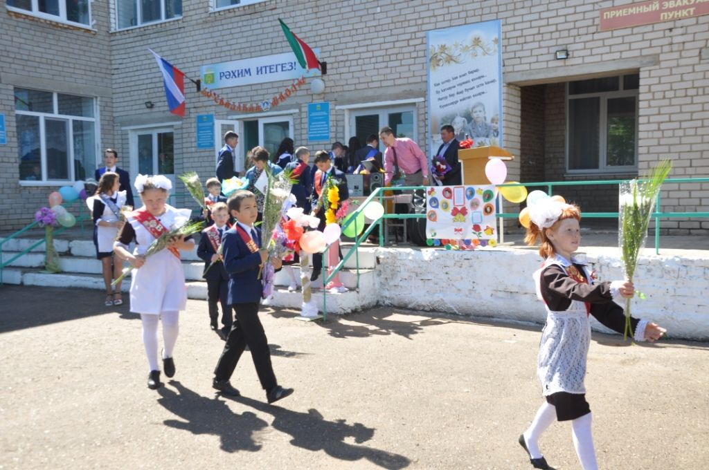 БӘЙРӘМ МИЗГЕЛЛӘРЕ: Такталачык җирлегендә соңгы кыңгырау ике көн чыңлады (+ФОТОЛАР)