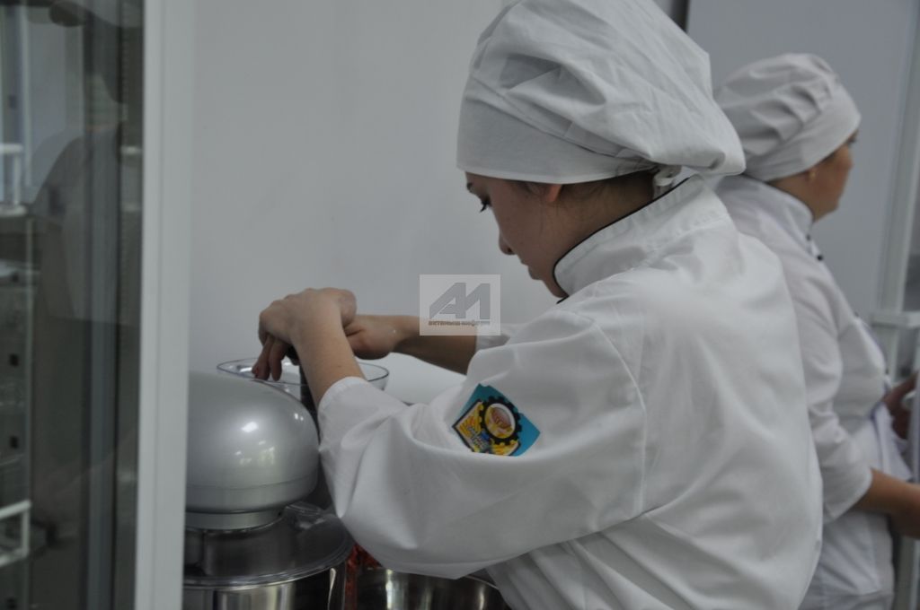 КИЛӘЧӘККӘ ЙӨЗ ТОТЫП: Актаныш технология техникумы студентлары WorldSkills стандартлары буенча күрсәтмә имтихан тапшыра (УРЫННАН ФОТОЛАР ДА БАР)