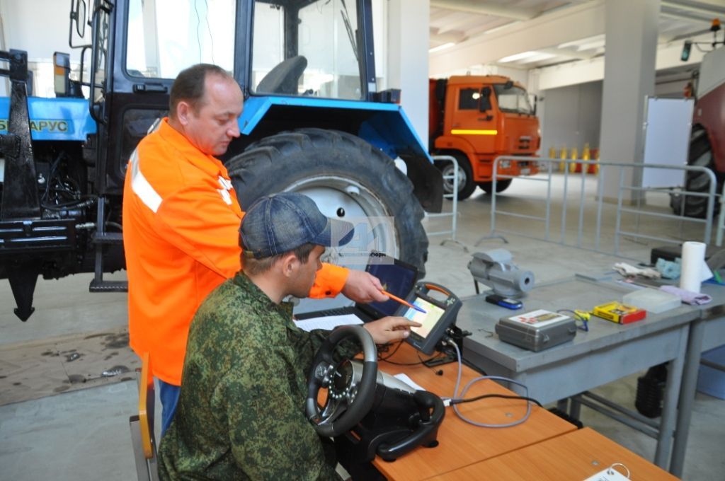 КИЛӘЧӘККӘ ЙӨЗ ТОТЫП: Актаныш технология техникумы студентлары WorldSkills стандартлары буенча күрсәтмә имтихан тапшыра (УРЫННАН ФОТОЛАР ДА БАР)