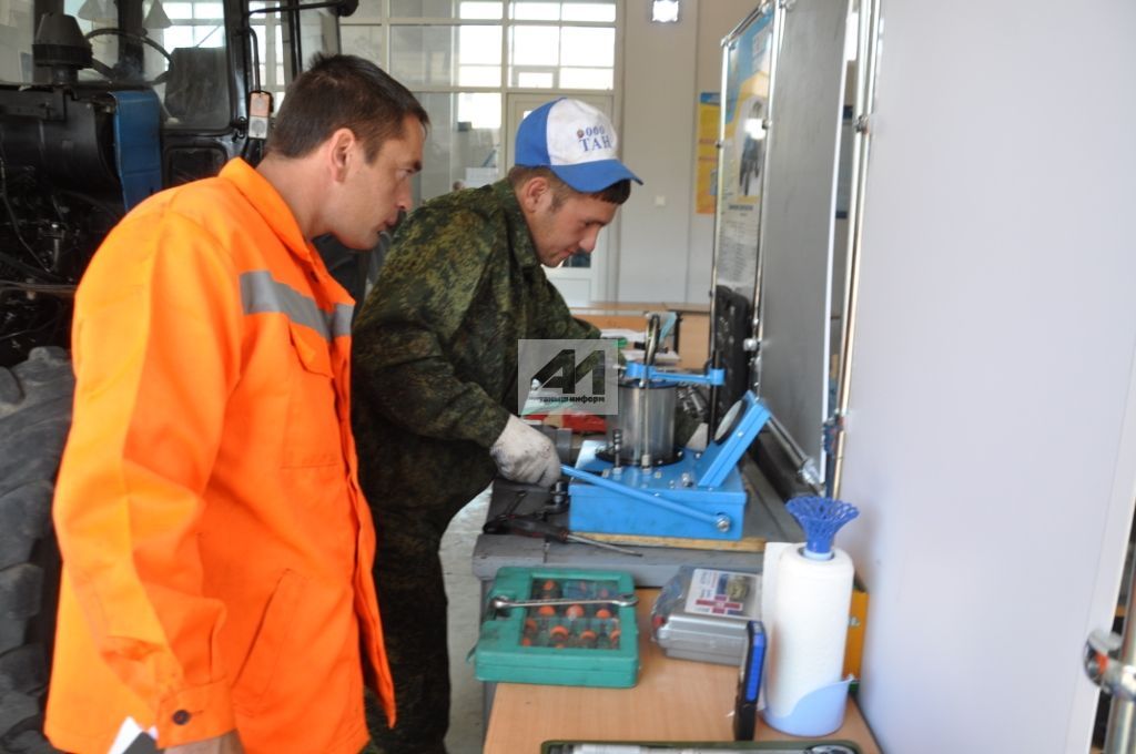 КИЛӘЧӘККӘ ЙӨЗ ТОТЫП: Актаныш технология техникумы студентлары WorldSkills стандартлары буенча күрсәтмә имтихан тапшыра (УРЫННАН ФОТОЛАР ДА БАР)