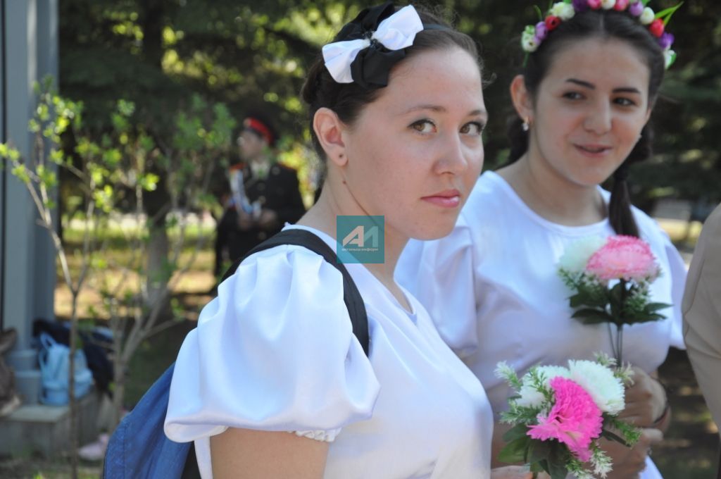 9 МАЙ - ҖИҢҮ БӘЙРӘМЕ: Актаныш районы 74 нче җиңү язын каршы алды (БЕЗНЕҢ ФОТОРЕПОРТАЖ)