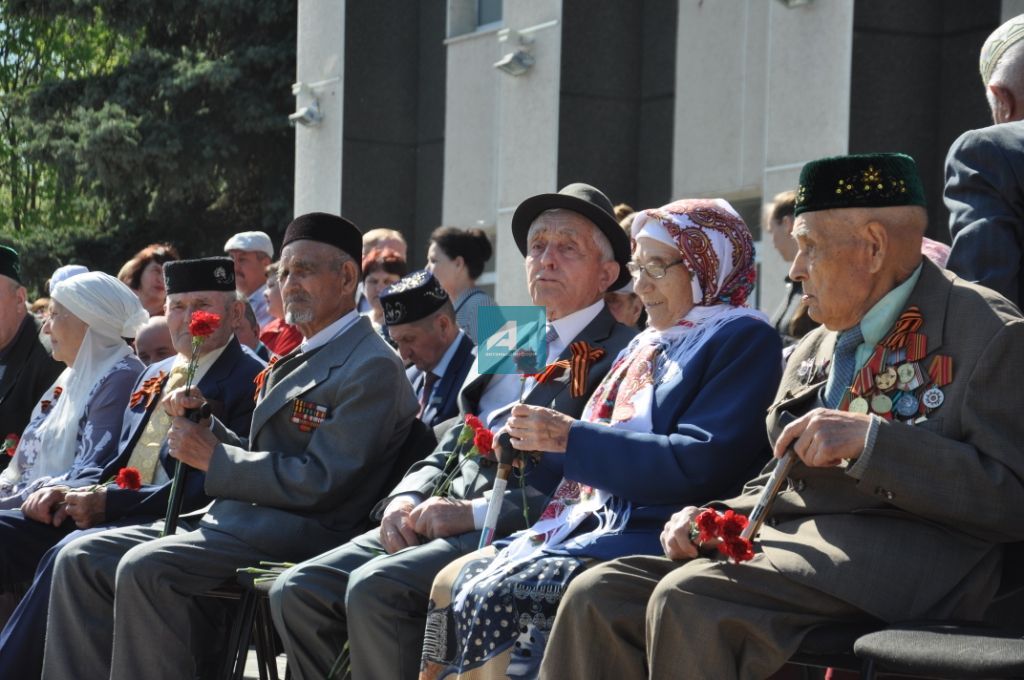 9 МАЙ - ҖИҢҮ БӘЙРӘМЕ: Актаныш районы 74 нче җиңү язын каршы алды (БЕЗНЕҢ ФОТОРЕПОРТАЖ)