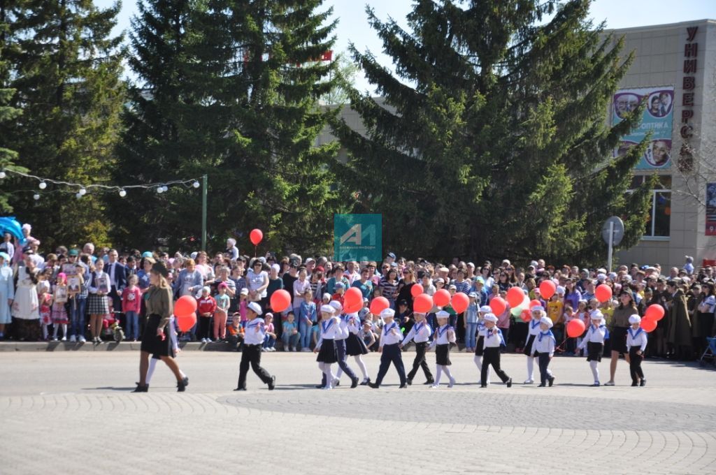 9 МАЙ - ҖИҢҮ БӘЙРӘМЕ: Актаныш районы 74 нче җиңү язын каршы алды (БЕЗНЕҢ ФОТОРЕПОРТАЖ)