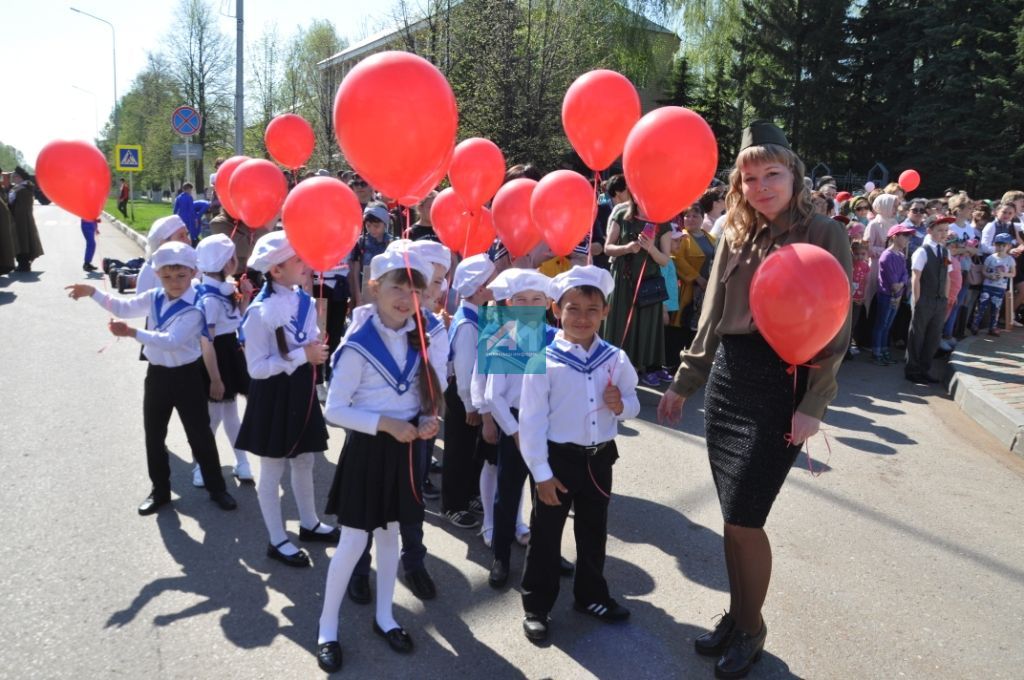 9 МАЙ - ҖИҢҮ БӘЙРӘМЕ: Актаныш районы 74 нче җиңү язын каршы алды (БЕЗНЕҢ ФОТОРЕПОРТАЖ)