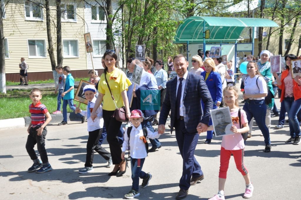 ҖИҢҮЧЕЛӘРНЕҢ ИСЕМЕ ОНЫТЫЛМЫЙ: Актаныш урамнары буйлап   "Үлемсез полк" үтте (+ФОТОМИЗГЕЛЛӘР)