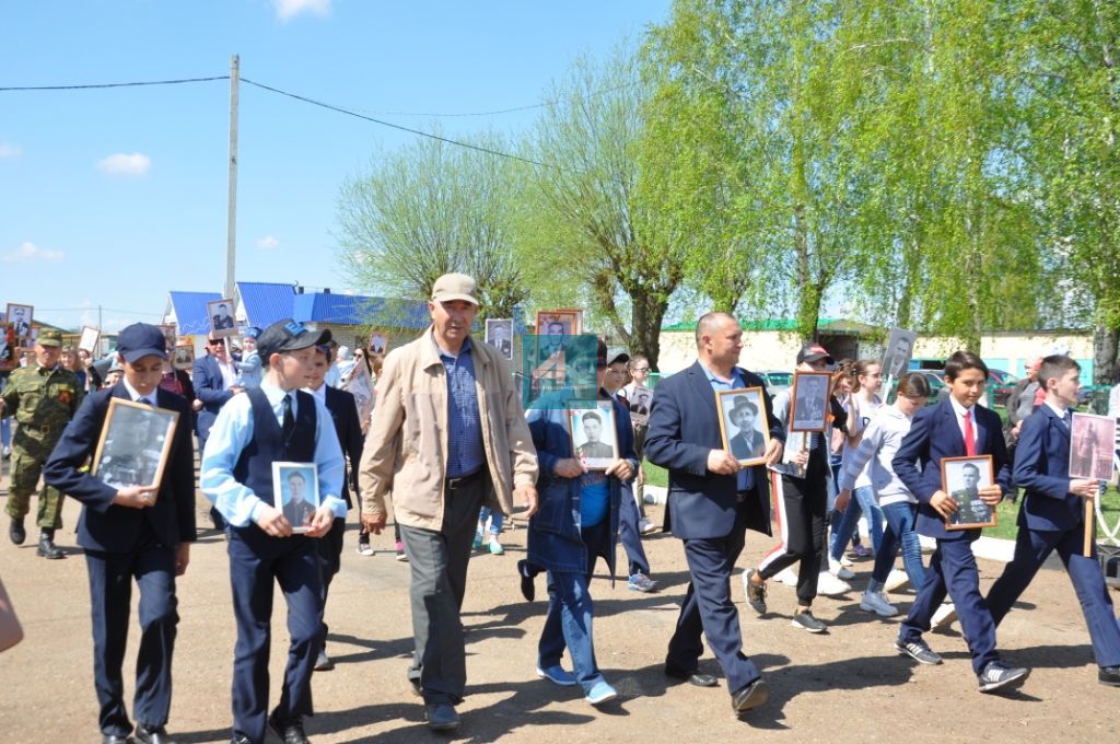 ҖИҢҮЧЕЛӘРНЕҢ ИСЕМЕ ОНЫТЫЛМЫЙ: Актаныш урамнары буйлап   "Үлемсез полк" үтте (+ФОТОМИЗГЕЛЛӘР)