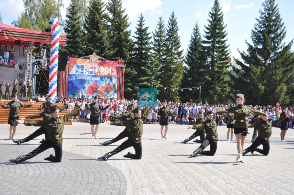 9 МАЙ - ҖИҢҮ БӘЙРӘМЕ: Актаныш районы 74 нче җиңү язын каршы алды (БЕЗНЕҢ ФОТОРЕПОРТАЖ)