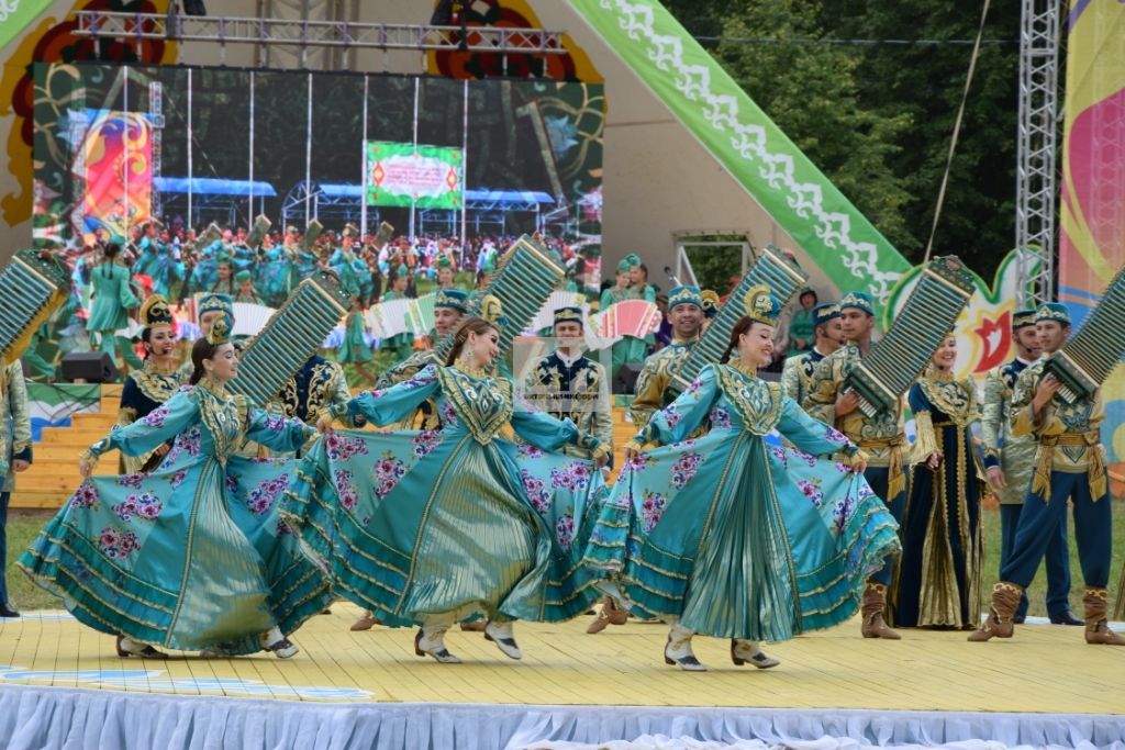 САБАНТУЙ МИЗГЕЛЛӘРЕ: Ак калада олы җыен  (БЕЗНЕҢ ФОТОРЕПОРТАЖ)