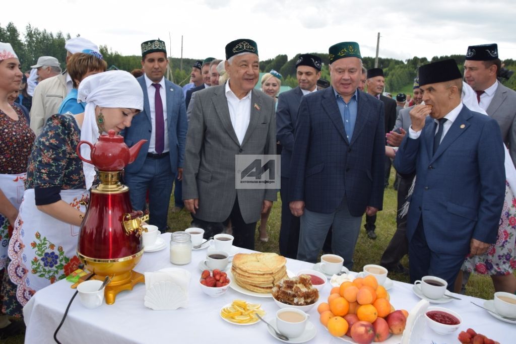 АКТАНЫШТА - ЫК БУЕ САБАНТУЕ: Бәйрәм кунаклары мәйданга су юлы аша килде (+ФОТОМИЗГЕЛЛӘР)