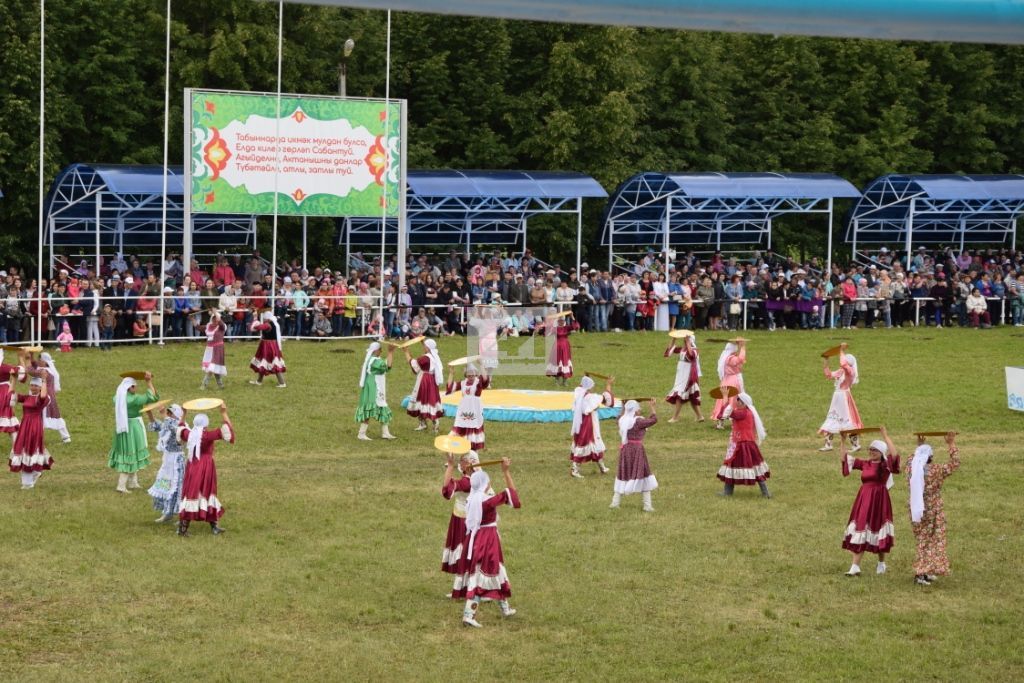 САБАНТУЙ МИЗГЕЛЛӘРЕ: Ак калада олы җыен  (БЕЗНЕҢ ФОТОРЕПОРТАЖ)