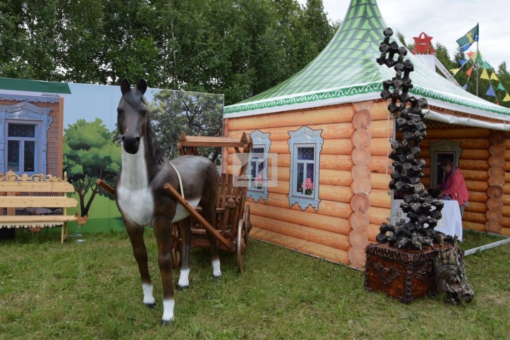 АКТАНЫШТА - ЫК БУЕ САБАНТУЕ: Бәйрәм кунаклары мәйданга су юлы аша килде (+ФОТОМИЗГЕЛЛӘР)