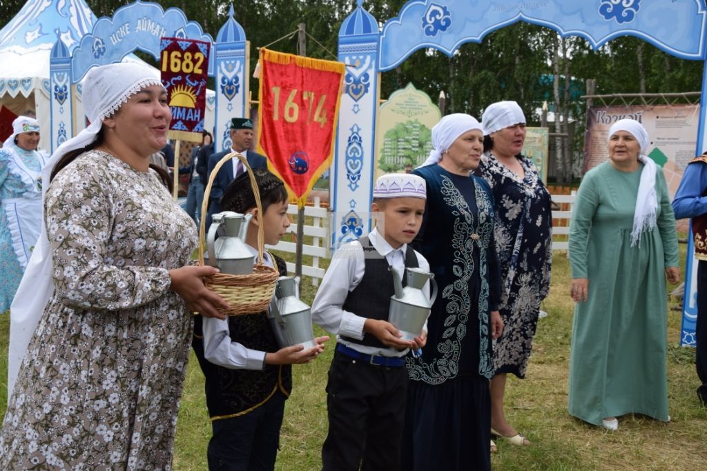 АКТАНЫШТА - ЫК БУЕ САБАНТУЕ: Бәйрәм кунаклары мәйданга су юлы аша килде (+ФОТОМИЗГЕЛЛӘР)