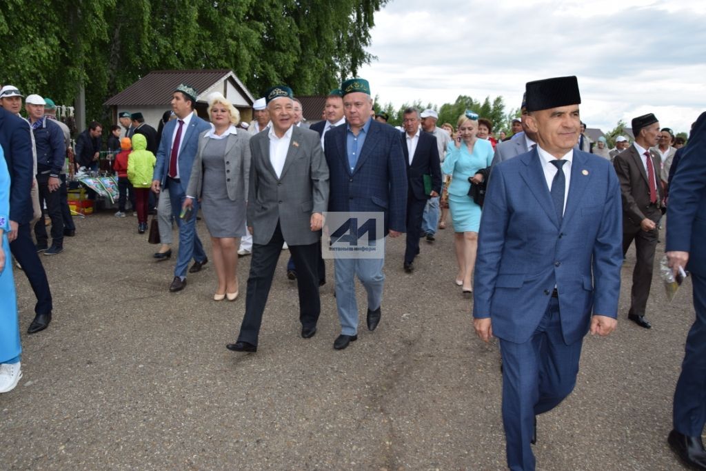 АКТАНЫШТА - ЫК БУЕ САБАНТУЕ: Бәйрәм кунаклары мәйданга су юлы аша килде (+ФОТОМИЗГЕЛЛӘР)