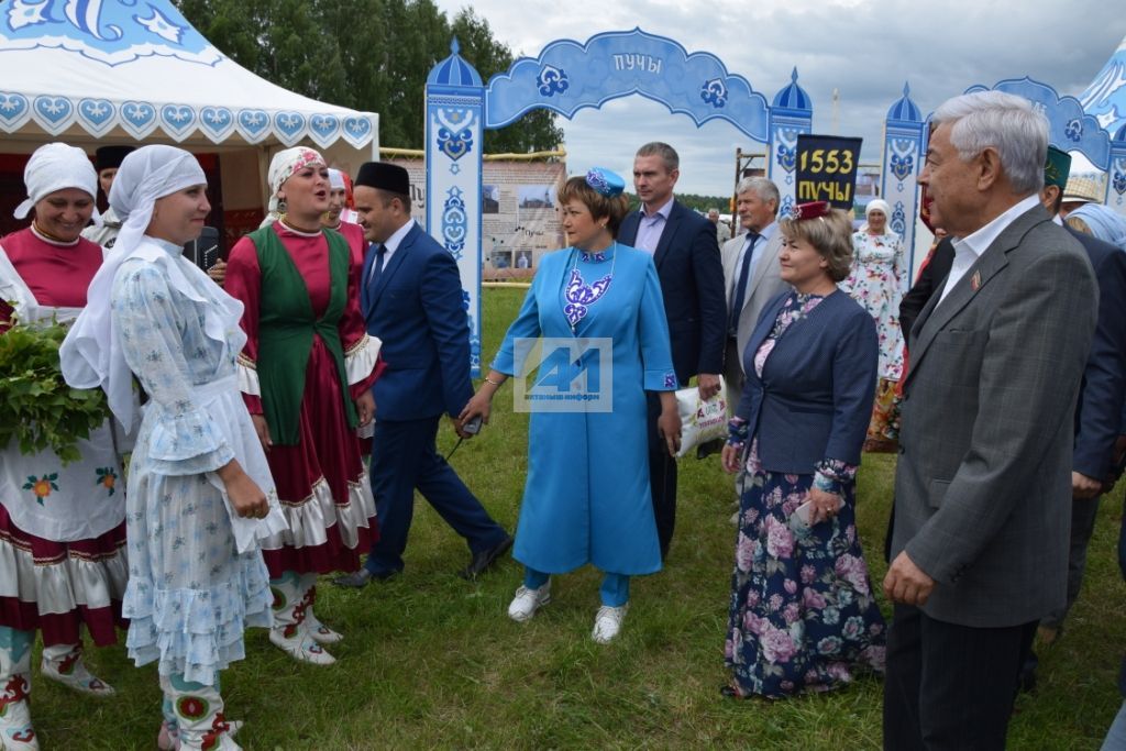 АКТАНЫШТА - ЫК БУЕ САБАНТУЕ: Бәйрәм кунаклары мәйданга су юлы аша килде (+ФОТОМИЗГЕЛЛӘР)