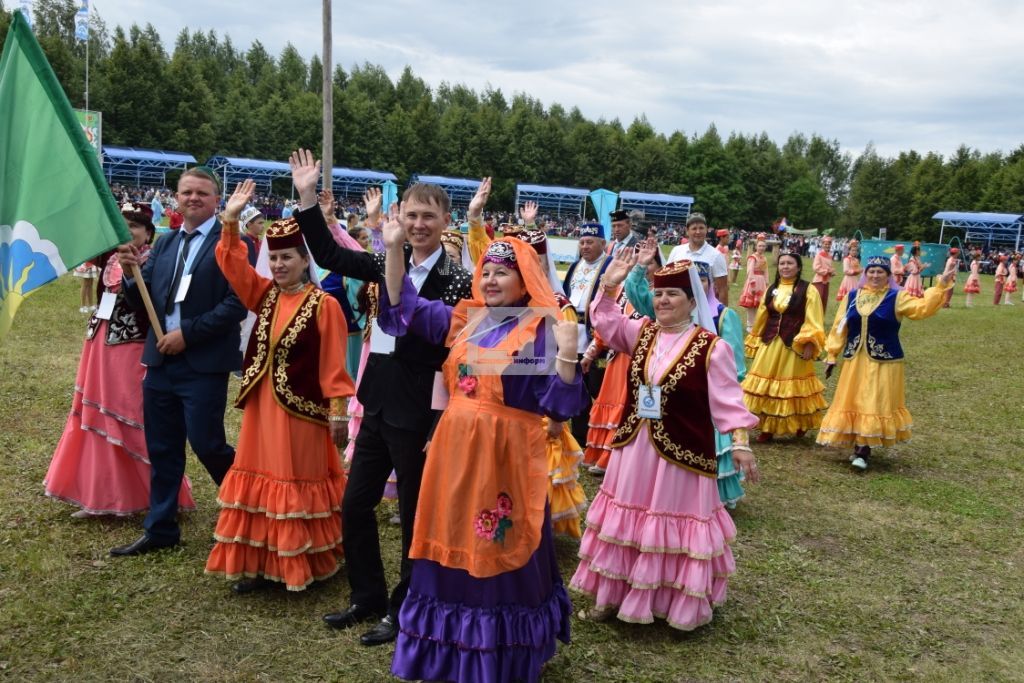 САБАНТУЙ МИЗГЕЛЛӘРЕ: Ак калада олы җыен  (БЕЗНЕҢ ФОТОРЕПОРТАЖ)