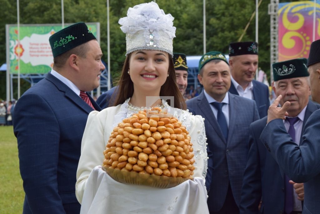 САБАНТУЙ МИЗГЕЛЛӘРЕ: Ак калада олы җыен  (БЕЗНЕҢ ФОТОРЕПОРТАЖ)