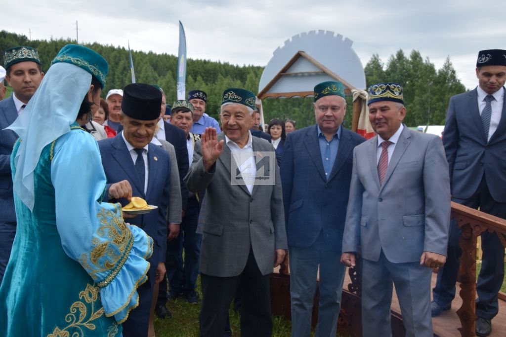 АКТАНЫШТА - ЫК БУЕ САБАНТУЕ: Бәйрәм кунаклары мәйданга су юлы аша килде (+ФОТОМИЗГЕЛЛӘР)