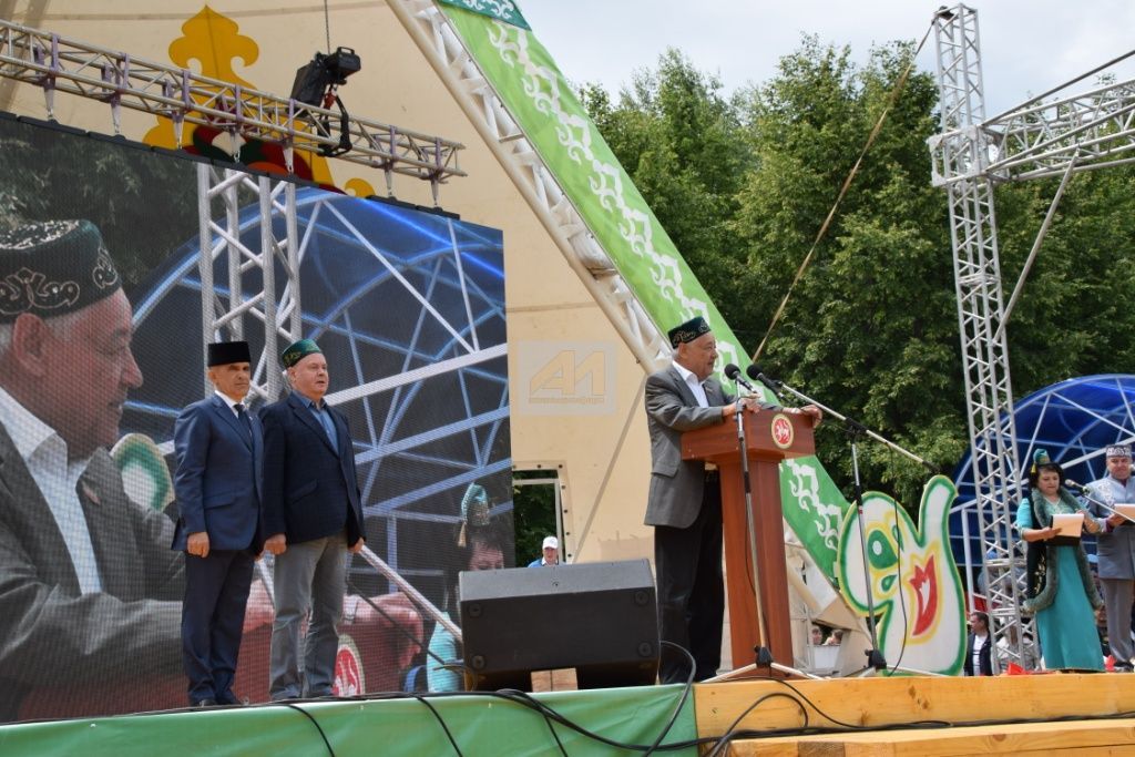 САБАНТУЙ МИЗГЕЛЛӘРЕ: Ак калада олы җыен  (БЕЗНЕҢ ФОТОРЕПОРТАЖ)