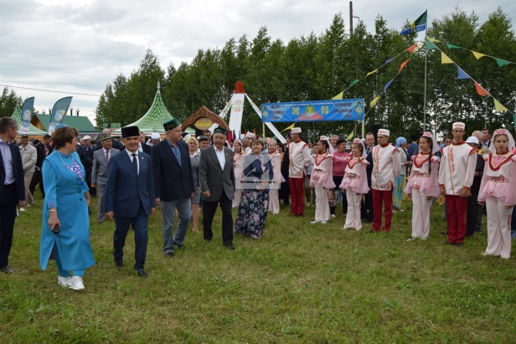 АКТАНЫШТА - ЫК БУЕ САБАНТУЕ: Бәйрәм кунаклары мәйданга су юлы аша килде (+ФОТОМИЗГЕЛЛӘР)