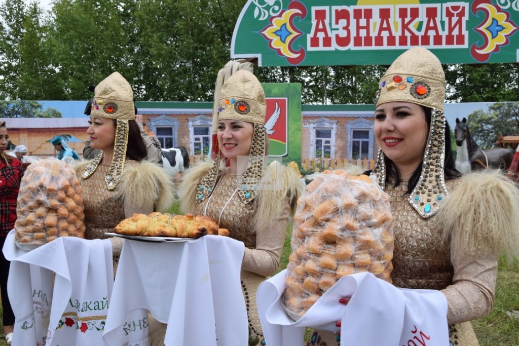 АКТАНЫШТА - ЫК БУЕ САБАНТУЕ: Бәйрәм кунаклары мәйданга су юлы аша килде (+ФОТОМИЗГЕЛЛӘР)