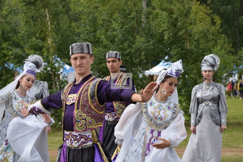 АКТАНЫШТА - ЫК БУЕ САБАНТУЕ: Бәйрәм кунаклары мәйданга су юлы аша килде (+ФОТОМИЗГЕЛЛӘР)