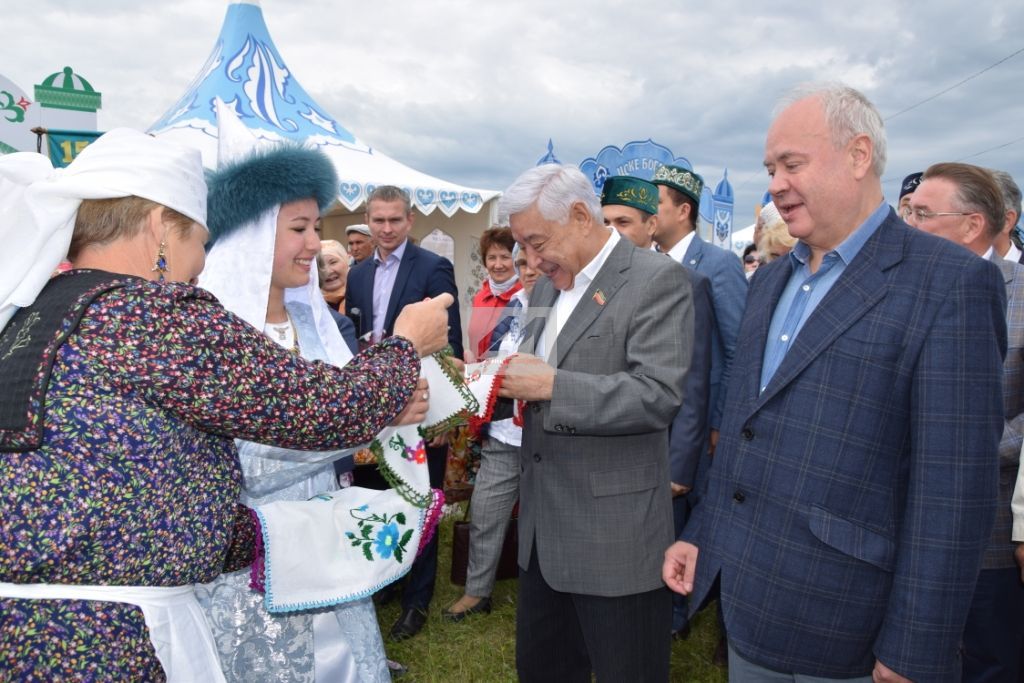 АКТАНЫШТА - ЫК БУЕ САБАНТУЕ: Бәйрәм кунаклары мәйданга су юлы аша килде (+ФОТОМИЗГЕЛЛӘР)