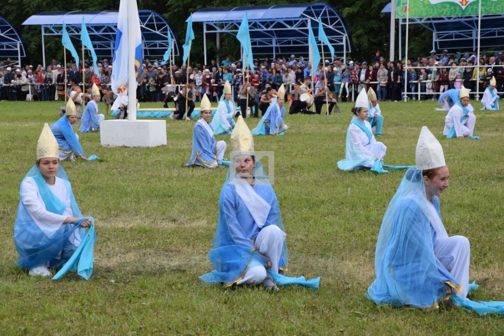 САБАНТУЙ МИЗГЕЛЛӘРЕ: Ак калада олы җыен  (БЕЗНЕҢ ФОТОРЕПОРТАЖ)