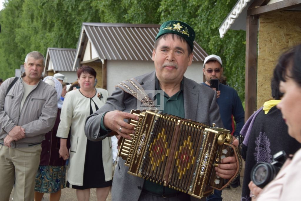 АКТАНЫШТА - ЫК БУЕ САБАНТУЕ: Бәйрәм кунаклары мәйданга су юлы аша килде (+ФОТОМИЗГЕЛЛӘР)