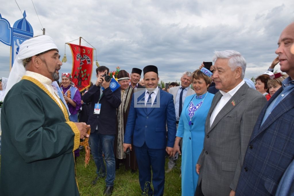 АКТАНЫШТА - ЫК БУЕ САБАНТУЕ: Бәйрәм кунаклары мәйданга су юлы аша килде (+ФОТОМИЗГЕЛЛӘР)