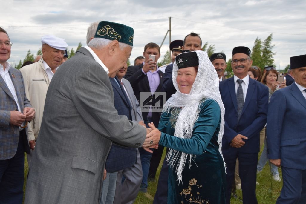 АКТАНЫШТА - ЫК БУЕ САБАНТУЕ: Бәйрәм кунаклары мәйданга су юлы аша килде (+ФОТОМИЗГЕЛЛӘР)