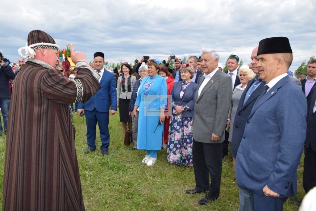 АКТАНЫШТА - ЫК БУЕ САБАНТУЕ: Бәйрәм кунаклары мәйданга су юлы аша килде (+ФОТОМИЗГЕЛЛӘР)