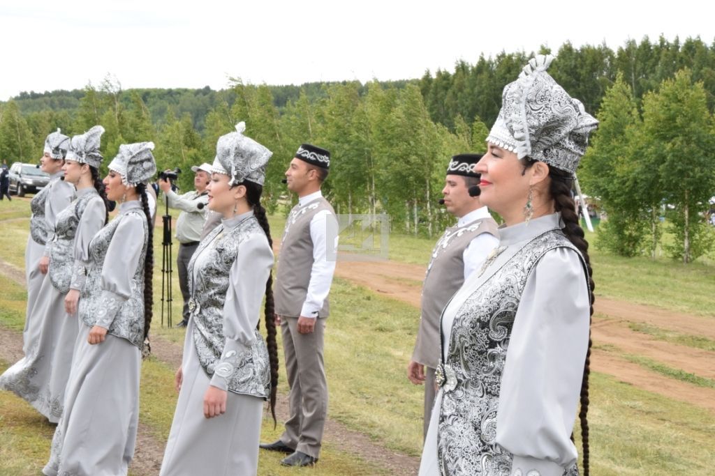 АКТАНЫШТА - ЫК БУЕ САБАНТУЕ: Бәйрәм кунаклары мәйданга су юлы аша килде (+ФОТОМИЗГЕЛЛӘР)