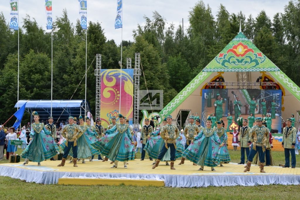 САБАНТУЙ МИЗГЕЛЛӘРЕ: Ак калада олы җыен  (БЕЗНЕҢ ФОТОРЕПОРТАЖ)