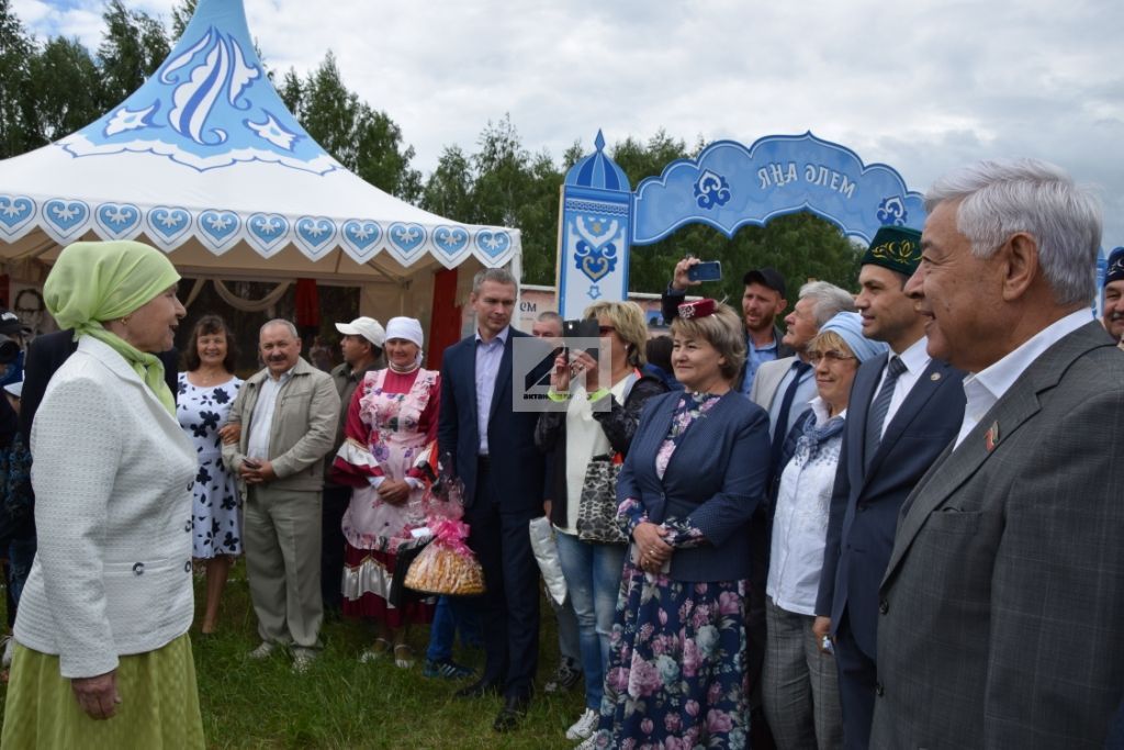 АКТАНЫШТА - ЫК БУЕ САБАНТУЕ: Бәйрәм кунаклары мәйданга су юлы аша килде (+ФОТОМИЗГЕЛЛӘР)