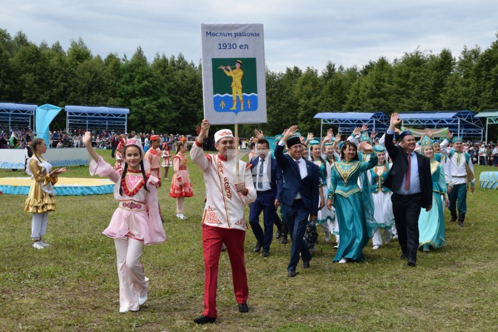 САБАНТУЙ МИЗГЕЛЛӘРЕ: Ак калада олы җыен  (БЕЗНЕҢ ФОТОРЕПОРТАЖ)