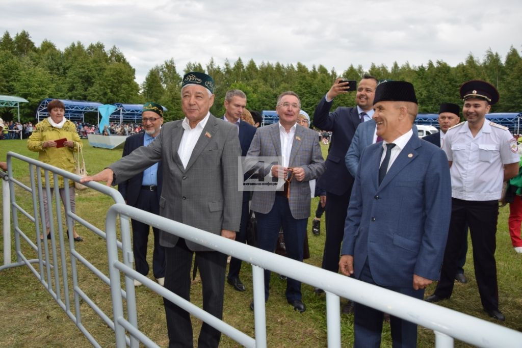 САБАНТУЙ МИЗГЕЛЛӘРЕ: Ак калада олы җыен  (БЕЗНЕҢ ФОТОРЕПОРТАЖ)