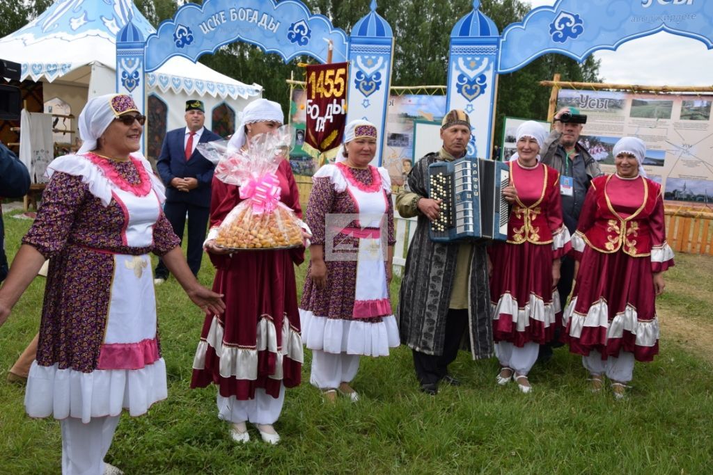 АКТАНЫШТА - ЫК БУЕ САБАНТУЕ: Бәйрәм кунаклары мәйданга су юлы аша килде (+ФОТОМИЗГЕЛЛӘР)