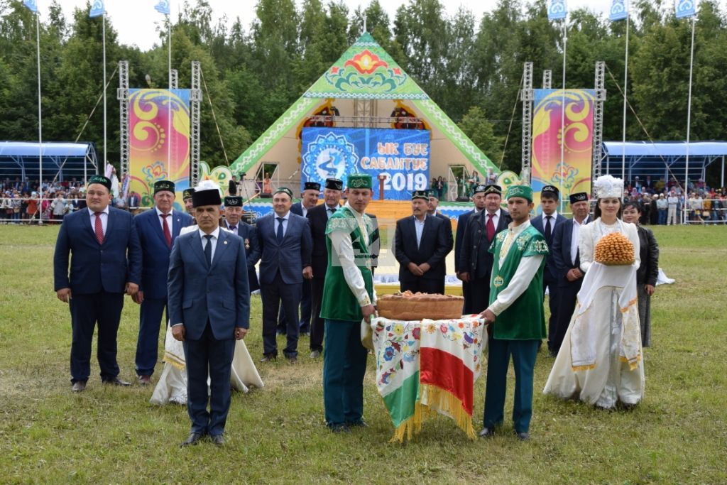 САБАНТУЙ МИЗГЕЛЛӘРЕ: Ак калада олы җыен  (БЕЗНЕҢ ФОТОРЕПОРТАЖ)