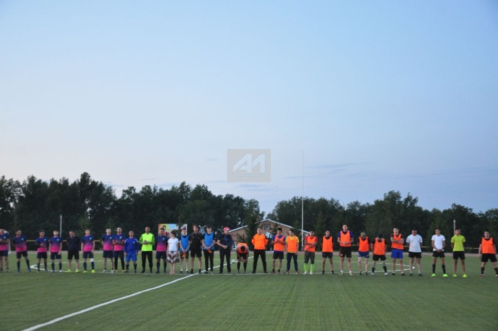 ФУТБОЛ ЧЕМПИОНАТЫ ҖИҢҮЧЕЛӘРНЕ БИЛГЕЛӘДЕ: Актаныш өметләрне аклады, җирлекләр лаеклы уен күрсәтте (+ ШӘП ФОТОЛАР)